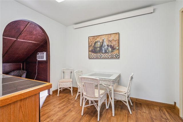 511 1st Ave, Vinton, IA 52349