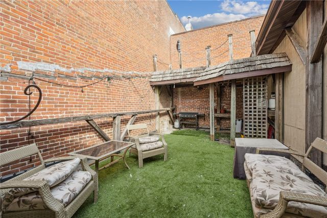 511 1st Ave, Vinton, IA 52349