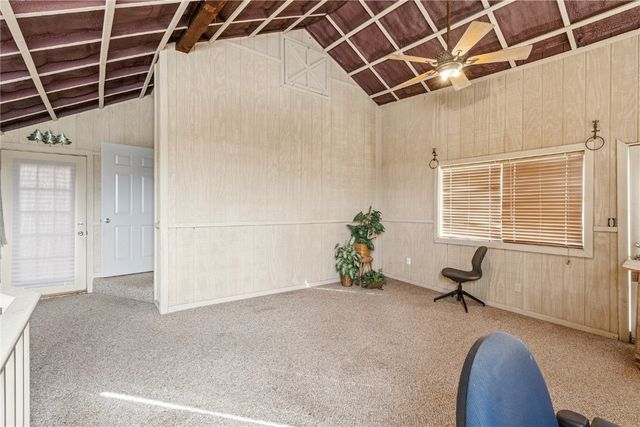 511 1st Ave, Vinton, IA 52349