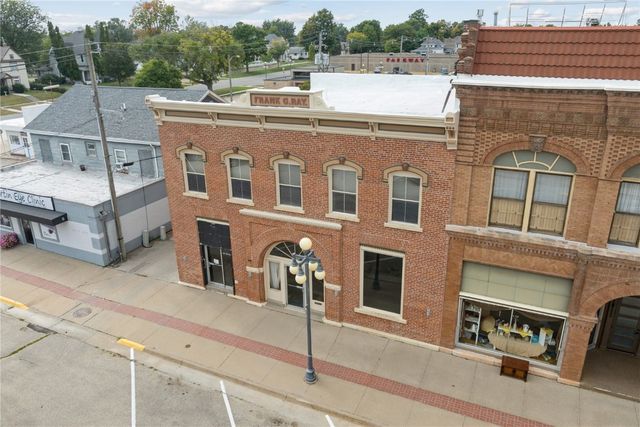 511 1st Ave, Vinton, IA 52349