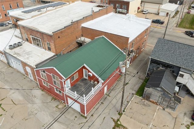 511 1st Ave, Vinton, IA 52349