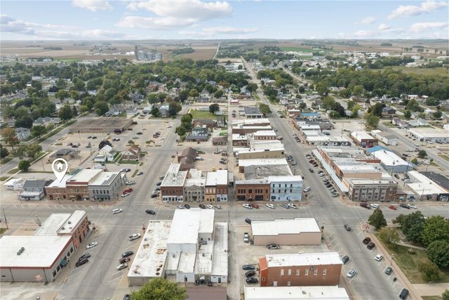 511 1st Ave, Vinton, IA 52349