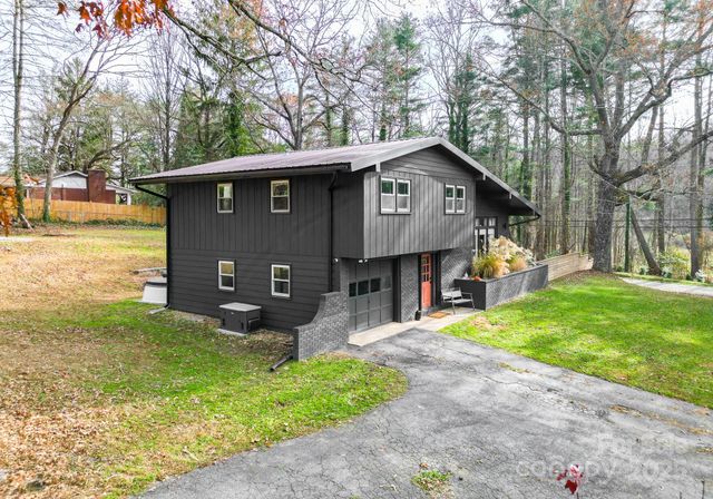 98 Brightwater Heights Drive, Hendersonville, NC 28791