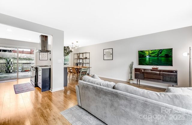 98 Brightwater Heights Drive, Hendersonville, NC 28791