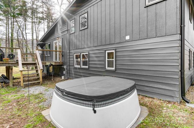 98 Brightwater Heights Drive, Hendersonville, NC 28791