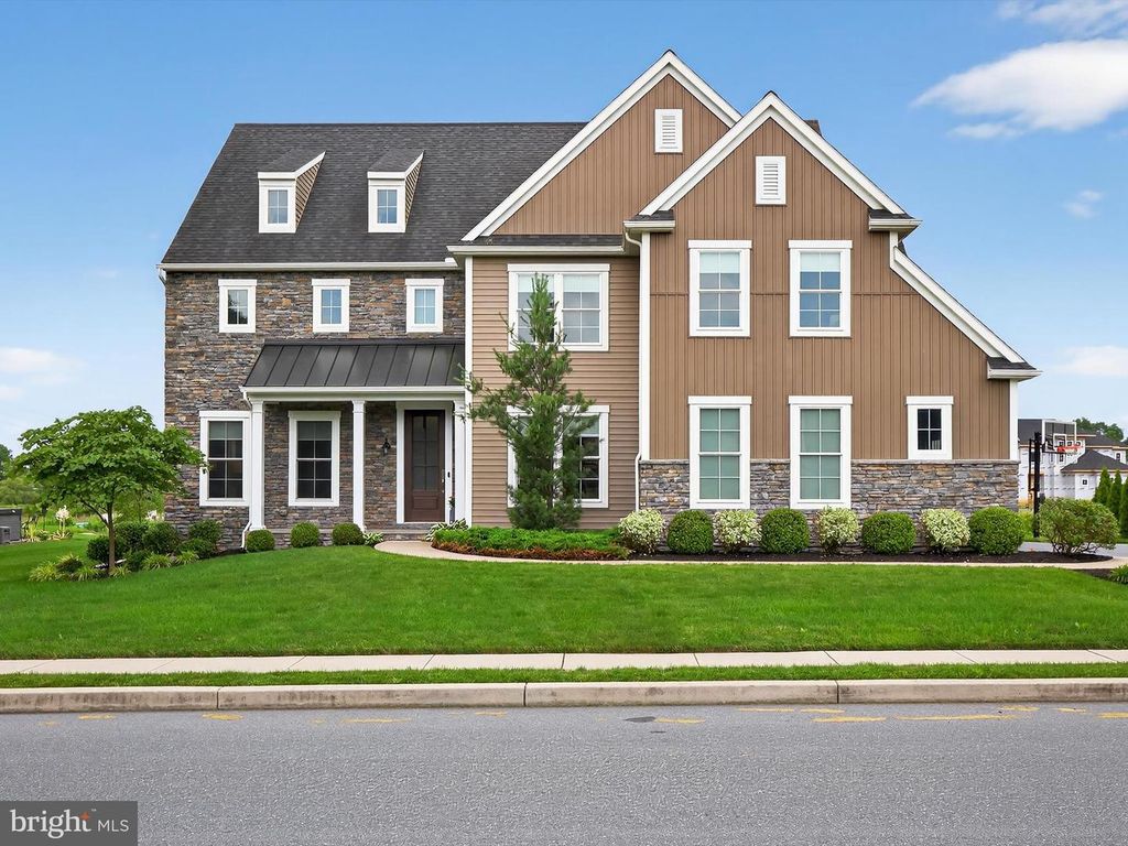 548 E DELP RD, Lancaster, PA 17601