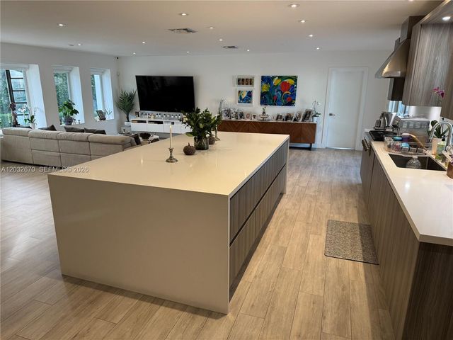 13305 Biscayne Island Ter, North Miami, FL 33181