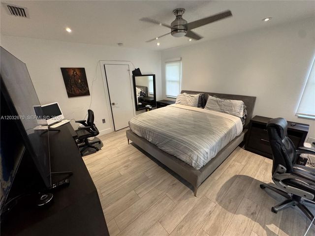13305 Biscayne Island Ter, North Miami, FL 33181