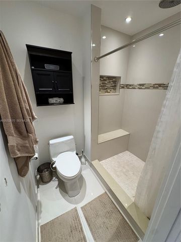 13305 Biscayne Island Ter, North Miami, FL 33181