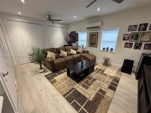 13305 Biscayne Island Ter, North Miami, FL 33181