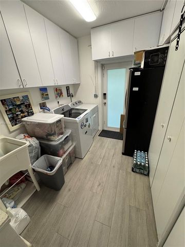 13305 Biscayne Island Ter, North Miami, FL 33181