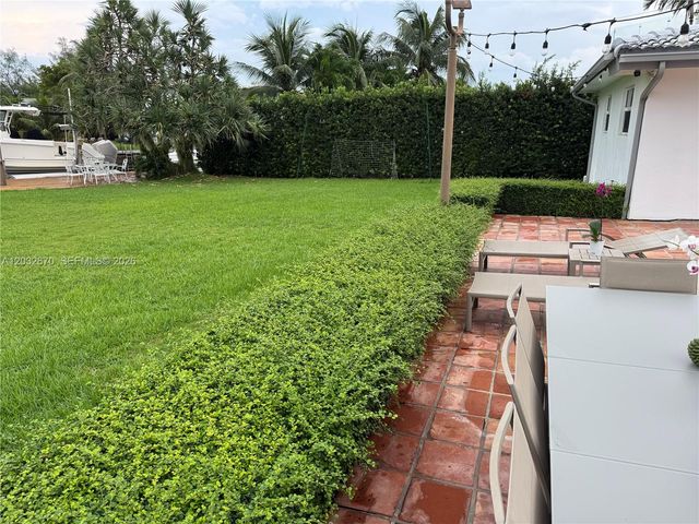 13305 Biscayne Island Ter, North Miami, FL 33181