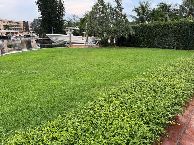 13305 Biscayne Island Ter, North Miami, FL 33181