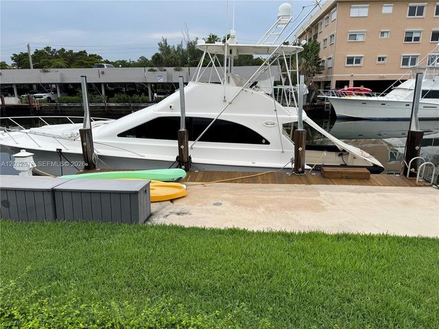 13305 Biscayne Island Ter, North Miami, FL 33181