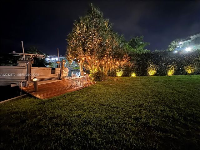 13305 Biscayne Island Ter, North Miami, FL 33181