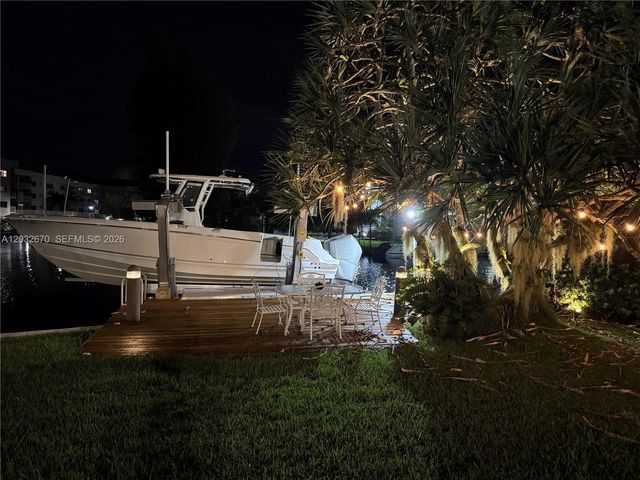 13305 Biscayne Island Ter, North Miami, FL 33181