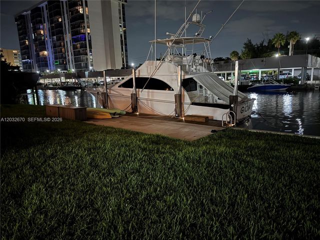 13305 Biscayne Island Ter, North Miami, FL 33181