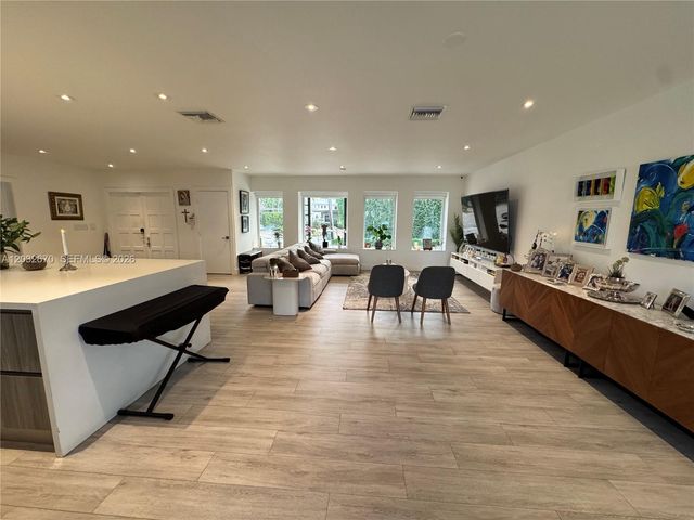 13305 Biscayne Island Ter, North Miami, FL 33181