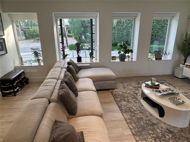 13305 Biscayne Island Ter, North Miami, FL 33181