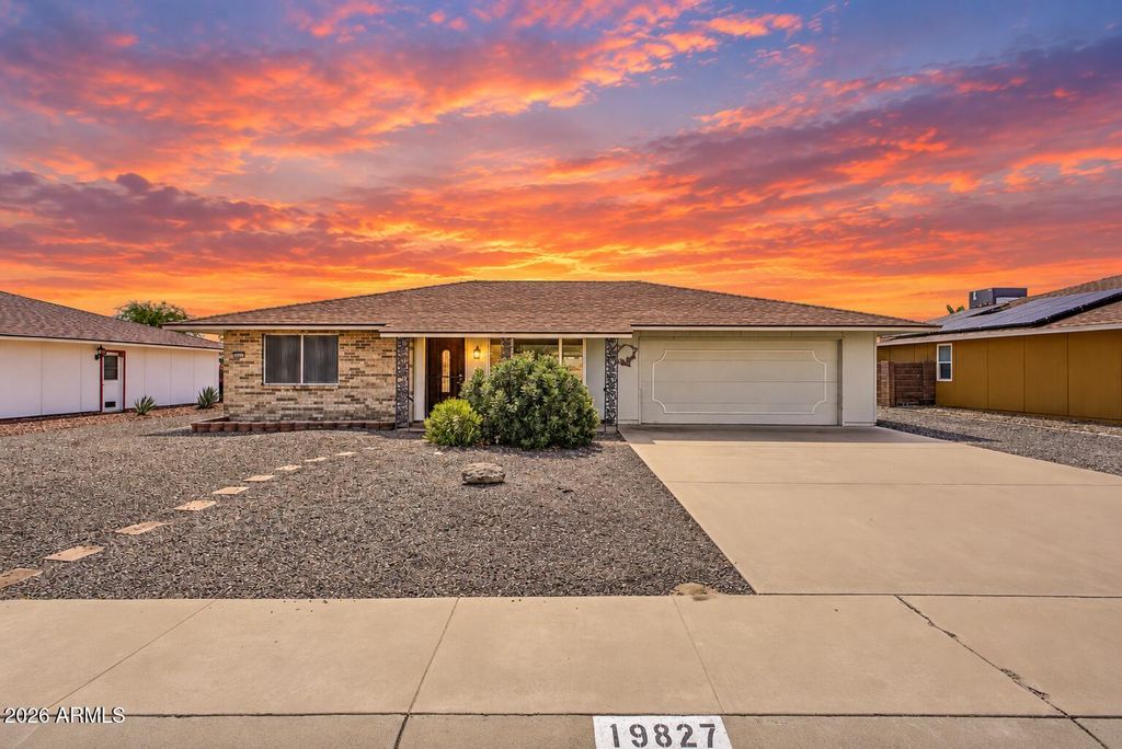19837 N CONCHO Circle, Sun City, AZ 85373