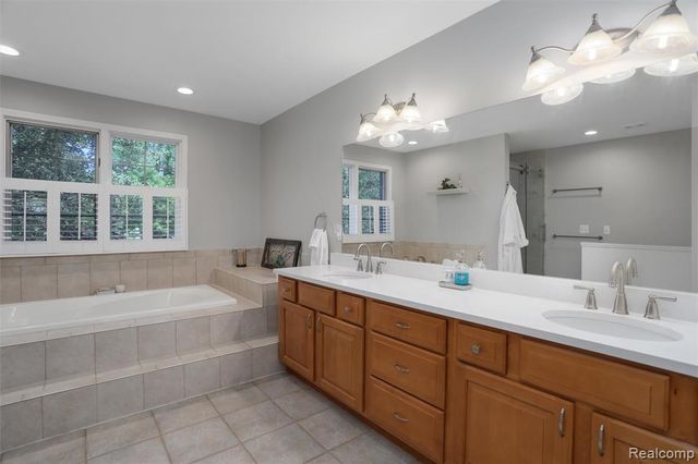 55975 Sequoia Court, Shelby Twp, MI 48316