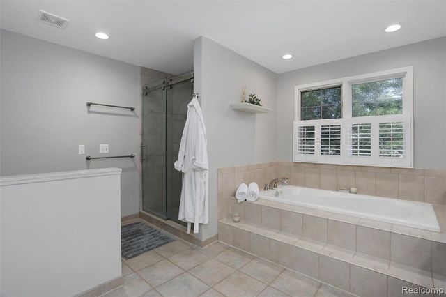 55975 Sequoia Court, Shelby Twp, MI 48316