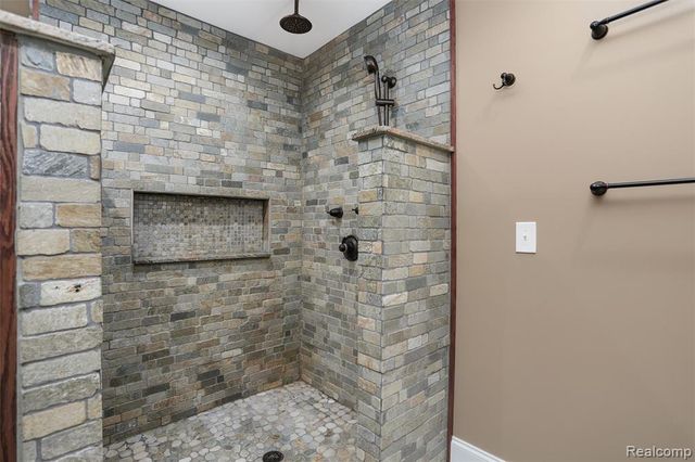 55975 Sequoia Court, Shelby Twp, MI 48316