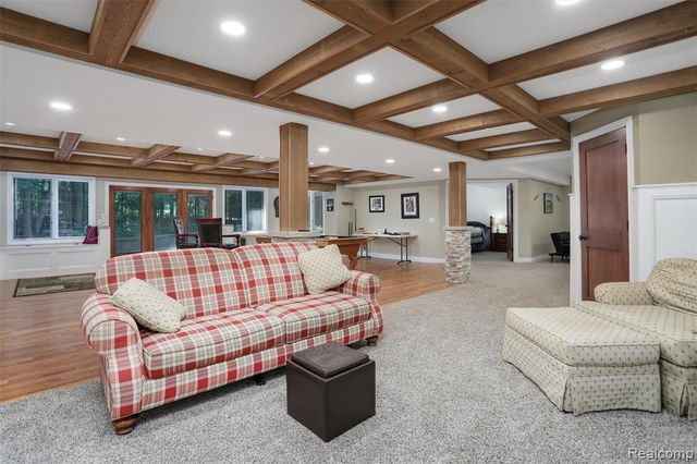 55975 Sequoia Court, Shelby Twp, MI 48316