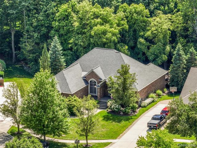 55975 Sequoia Court, Shelby Twp, MI 48316
