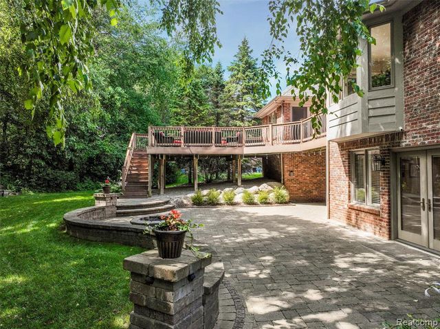 55975 Sequoia Court, Shelby Twp, MI 48316