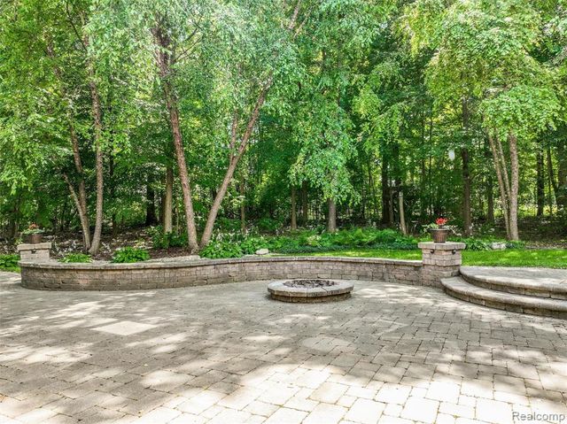 55975 Sequoia Court, Shelby Twp, MI 48316