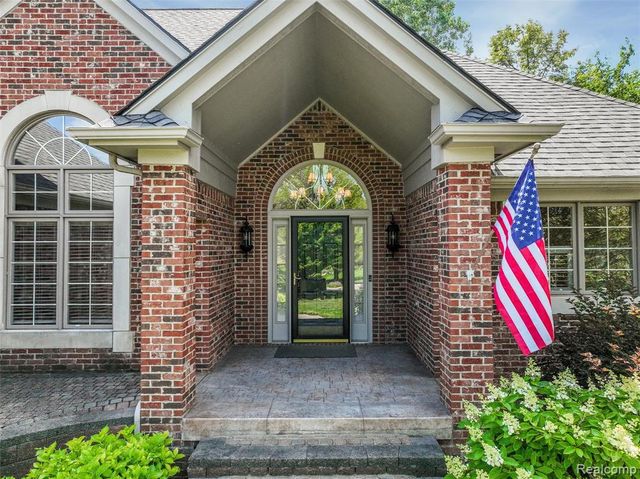 55975 Sequoia Court, Shelby Twp, MI 48316