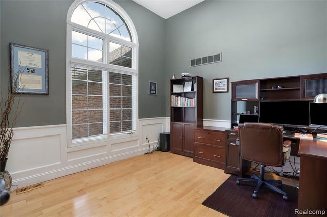 55975 Sequoia Court, Shelby Twp, MI 48316