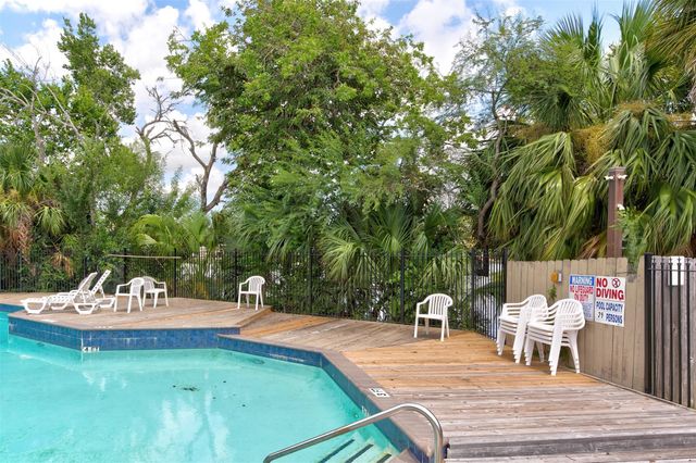 18617 Egret Bay Boulevard 506, Webster, TX 77058
