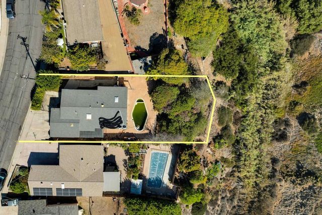 2565 Hopkins St, San Diego, CA 92139