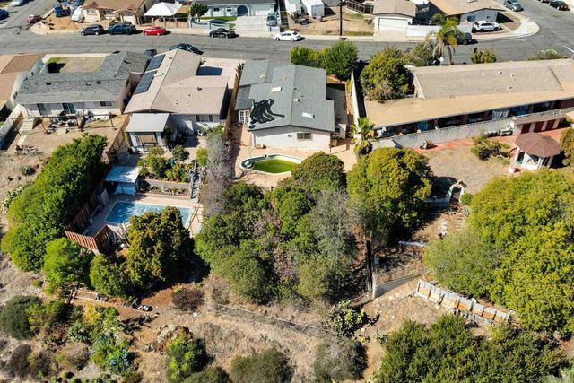 2565 Hopkins St, San Diego, CA 92139