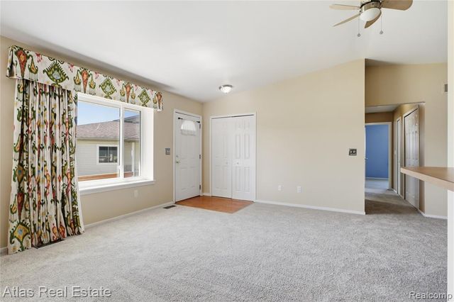 1117 Lake Shore Circle, Grand Blanc, MI 48439