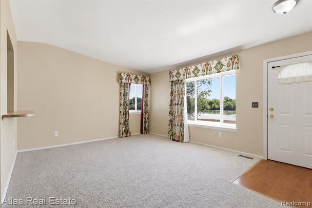 1117 Lake Shore Circle, Grand Blanc, MI 48439