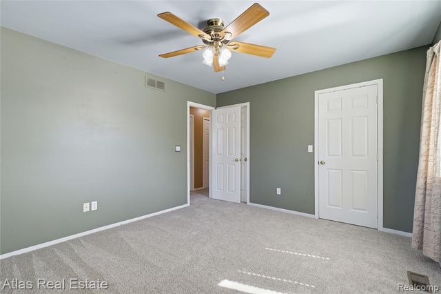 1117 Lake Shore Circle, Grand Blanc, MI 48439