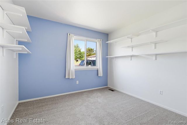 1117 Lake Shore Circle, Grand Blanc, MI 48439