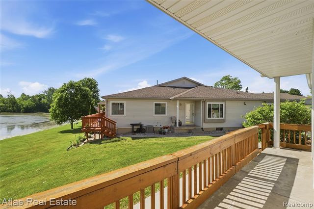 1117 Lake Shore Circle, Grand Blanc, MI 48439