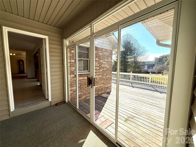 2001 Plum Tree Lane, Hendersonville, NC 28739