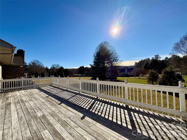 2001 Plum Tree Lane, Hendersonville, NC 28739