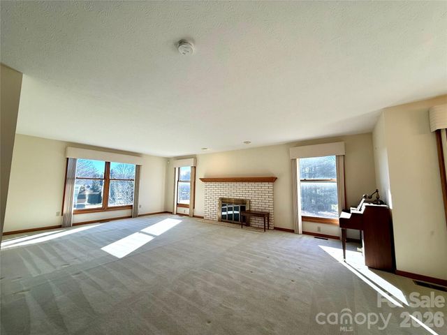 2001 Plum Tree Lane, Hendersonville, NC 28739