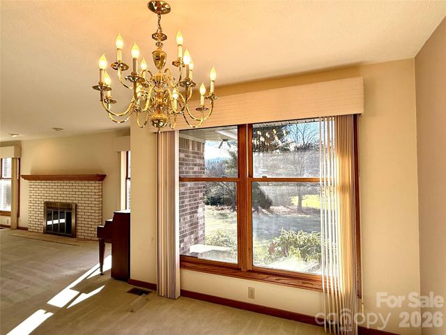 2001 Plum Tree Lane, Hendersonville, NC 28739