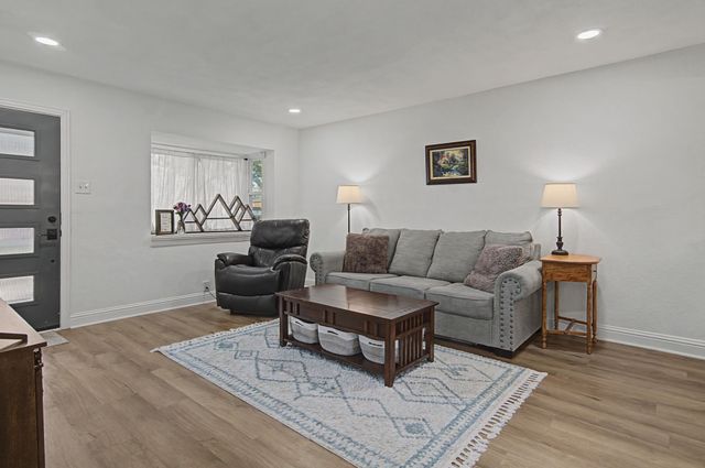 307 S Lindale Lane, Richardson, TX 75080