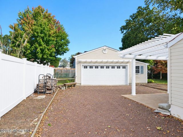128 Mount Lane, Toms River, NJ 08753