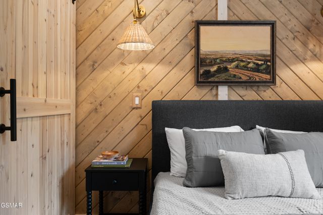 303 Beech Ridge Lane, Gatlinburg, TN 37738