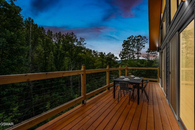 303 Beech Ridge Lane, Gatlinburg, TN 37738