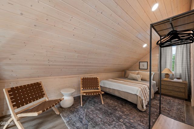 303 Beech Ridge Lane, Gatlinburg, TN 37738